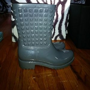 rock stud gray rain/snow boots in a size 8 US